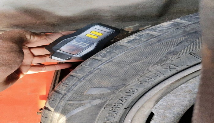 2012 Hyundai Verna FLUIDIC 1.6 CRDI SX, Diesel, Manual, 1,22,103 km, tyre