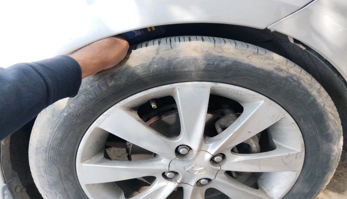 2012 Hyundai Verna FLUIDIC 1.6 CRDI SX, Diesel, Manual, 1,22,103 km, tyre