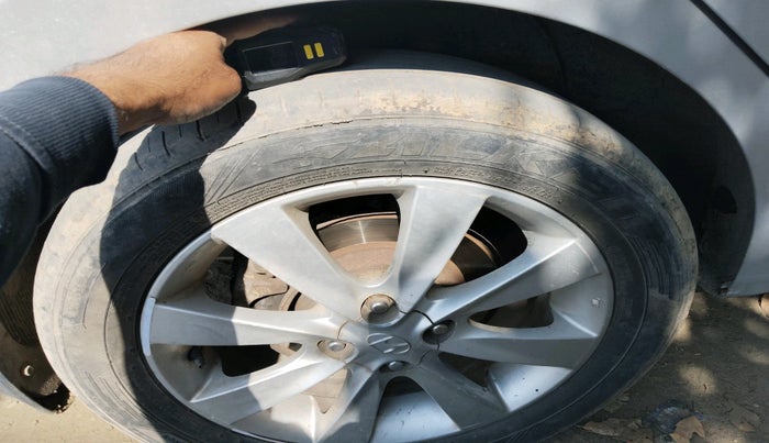 2012 Hyundai Verna FLUIDIC 1.6 CRDI SX, Diesel, Manual, 1,22,103 km, tyre