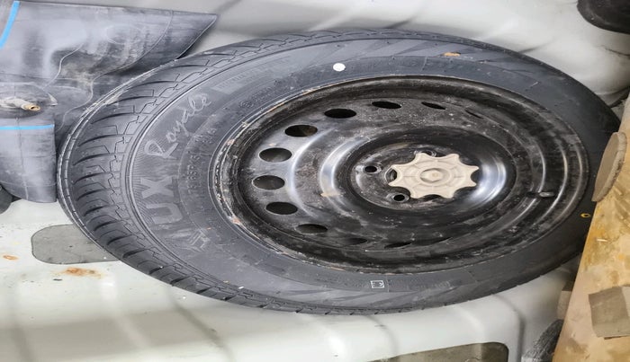 2015 Hyundai Xcent SX AT 1.2 (O), Petrol, Automatic, 72,573 km, tyre