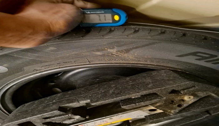 2013 Skoda Rapid AMBITION 1.6 TDI CR MT PLUS, Diesel, Manual, 1,24,730 km, tyre