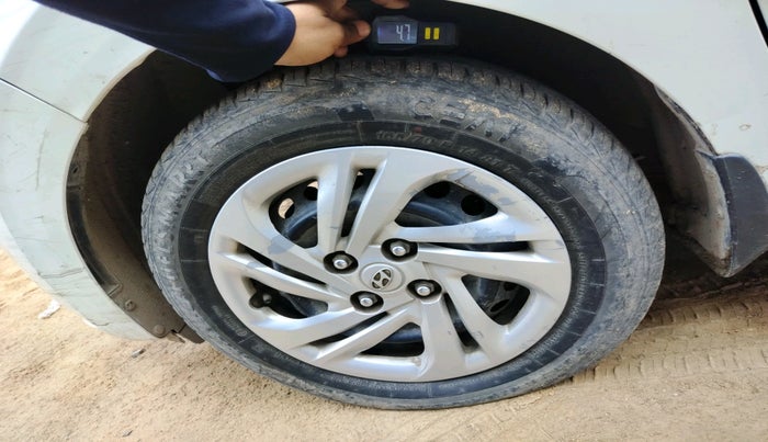 2022 Hyundai AURA S 1.2 CNG, CNG, Manual, 22,361 km, tyre