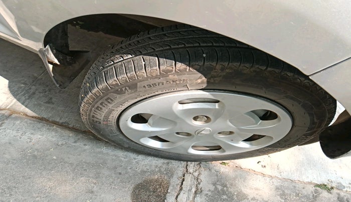 2016 Tata Nano TWIST XTA, Petrol, Automatic, 19,878 km, tyre