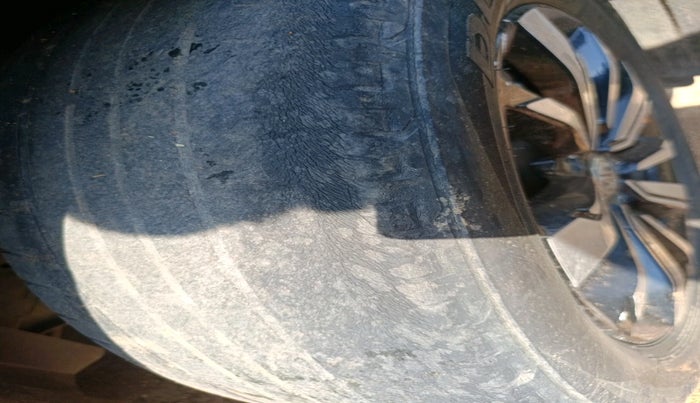 2020 MG HECTOR SHARP HYBRID 1.5 PETROL, Petrol, Manual, 1,29,973 km, tyre