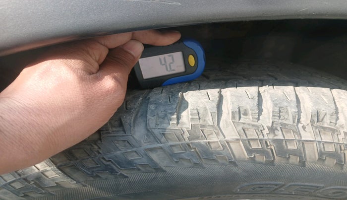 2015 Honda CRV 2.0L I-VTEC 2WD AT, Petrol, Automatic, 1,24,447 km, tyre