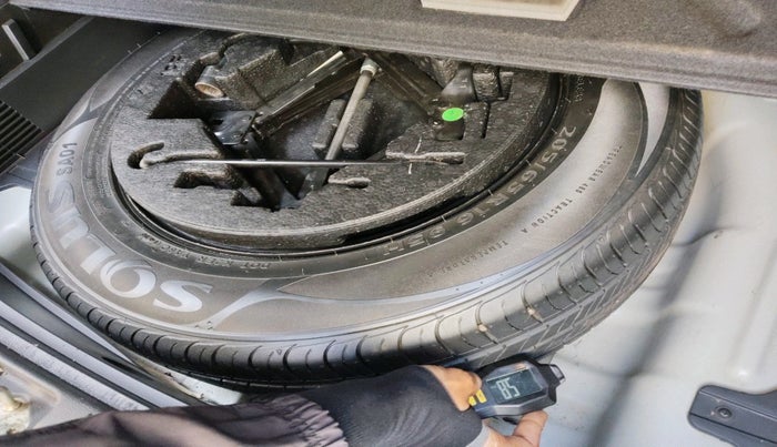 2016 Hyundai Creta SX 1.6 DIESEL, Diesel, Manual, 1,30,790 km, tyre