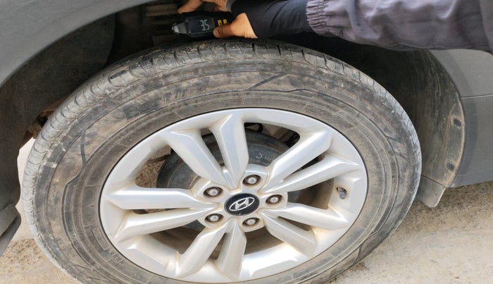 2016 Hyundai Creta SX 1.6 DIESEL, Diesel, Manual, 1,30,790 km, tyre