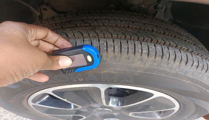 2017 Renault Duster 85 PS RXZ DIESEL, Diesel, Manual, 2,38,243 km, tyre