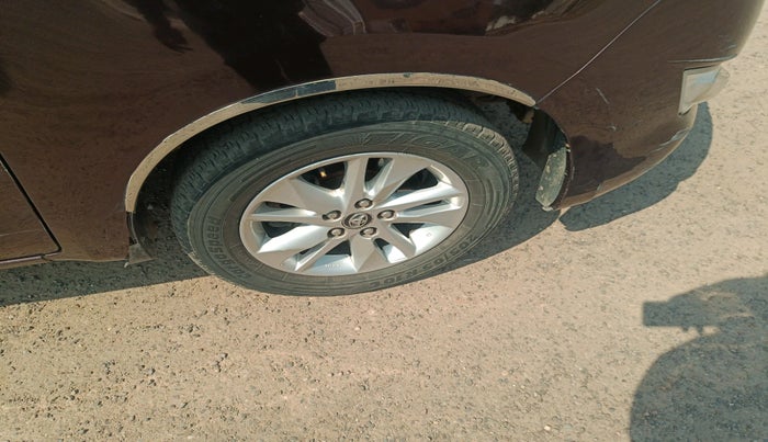 2016 Toyota Innova Crysta 2.8 GX AT 7 STR, Diesel, Automatic, 1,16,543 km, tyre