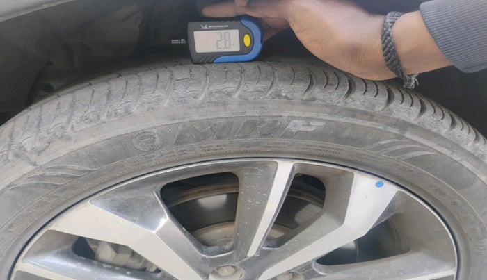 2019 Mahindra XUV300 W8 (O) 1.2 PETROL, Petrol, Manual, 72,679 km, tyre