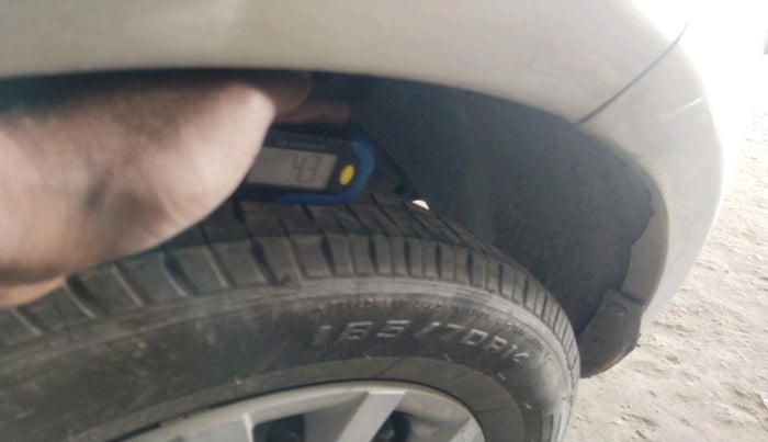 2011 Hyundai i20 MAGNA 1.2, Petrol, Manual, 1,00,222 km, tyre