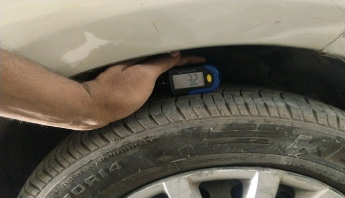 2011 Hyundai i20 MAGNA 1.2, Petrol, Manual, 1,00,222 km, tyre