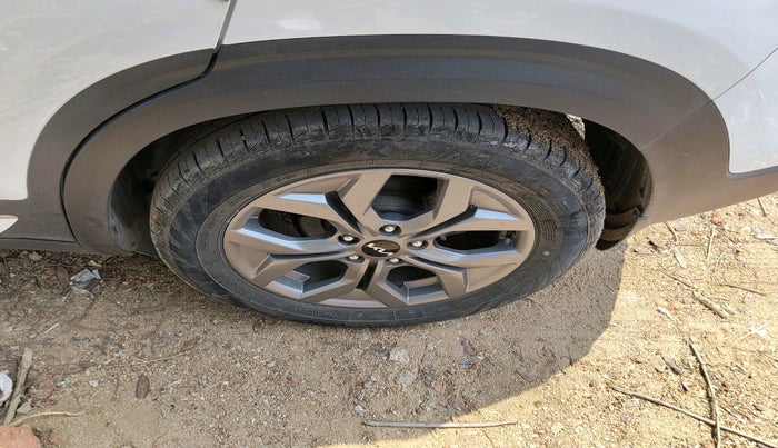 2023 KIA SELTOS  HTX 1.5 PETROL MT, Petrol, Manual, 41,656 km, tyre