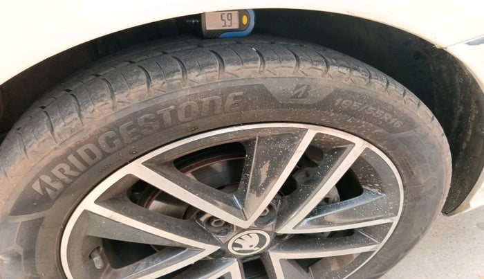 2017 Skoda Rapid STYLE 1.5 TDI AT, Diesel, Automatic, 1,41,980 km, tyre