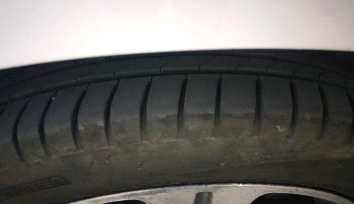 2020 Mercedes Benz E Class E 220 D, Diesel, Automatic, 89,620 km, tyre