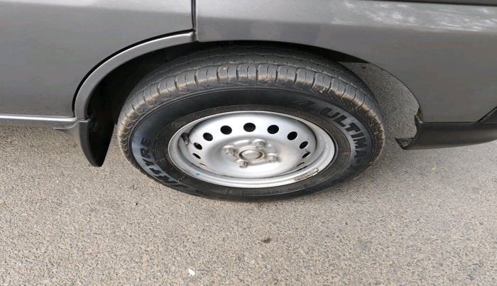 2023 Maruti Eeco 5 STR AC, Petrol, Manual, 13,614 km, tyre