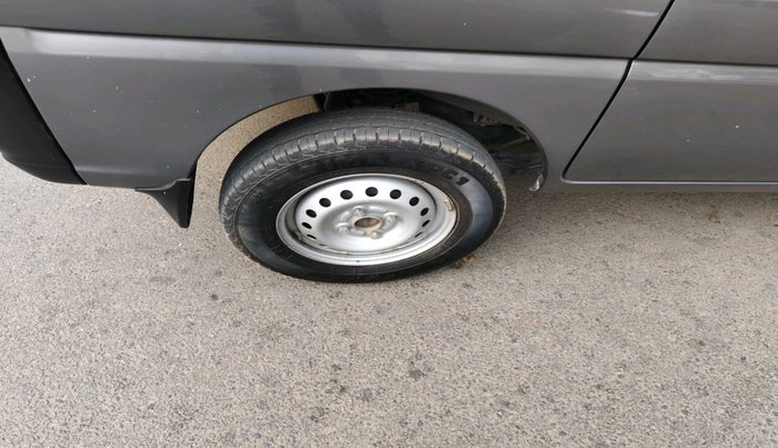 2023 Maruti Eeco 5 STR AC, Petrol, Manual, 13,614 km, tyre