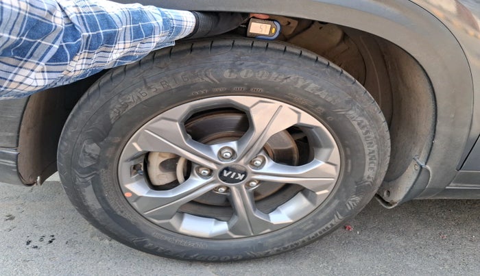 2019 KIA SELTOS HTK PLUS 1.5, Petrol, Manual, 13,140 km, tyre