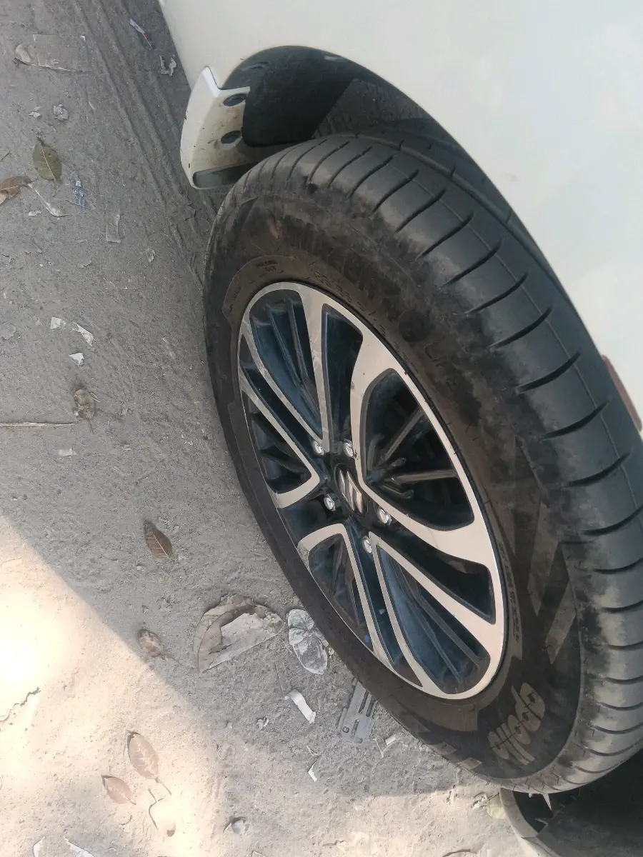 2024 Maruti Ertiga ZXI (O) CNG, CNG, Manual, 50,616 km, tyre