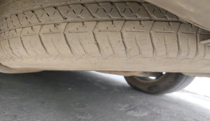 2012 Mahindra XUV500 W8, Diesel, Manual, 1,68,002 km, tyre