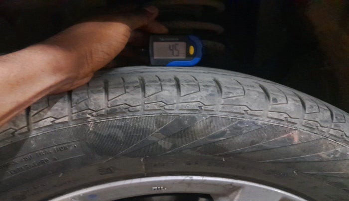 2016 Maruti Vitara Brezza ZDI, Diesel, Manual, 1,40,200 km, tyre