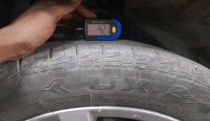 2016 Maruti Vitara Brezza ZDI, Diesel, Manual, 1,40,200 km, tyre