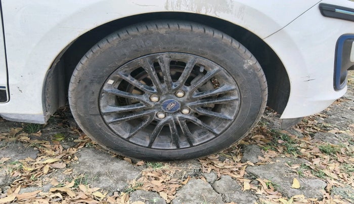 2019 Ford New Figo TITANIUM BLU 1.2 PETROL, Petrol, Manual, 52,629 km, tyre