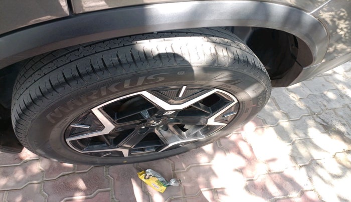 2023 Tata Safari Accomplished Plus AT, Diesel, Automatic, 75,428 km, tyre