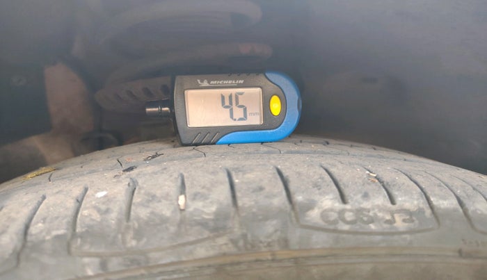 2015 Skoda Rapid AMBITION 1.5 TDI, Diesel, Manual, 1,67,211 km, tyre