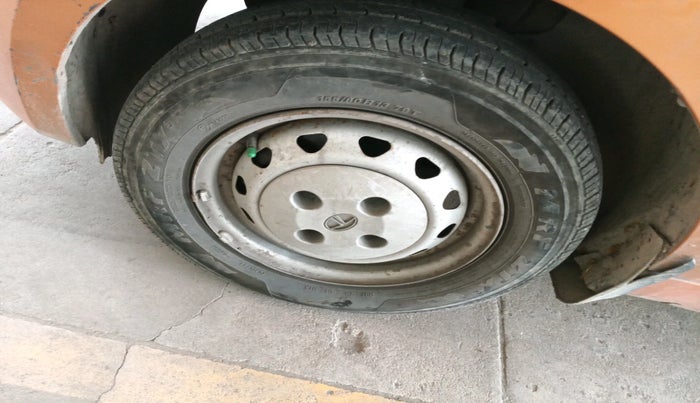 2016 Tata Tiago XM PETROL, Petrol, Manual, 85,961 km, tyre