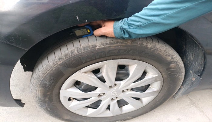 2018 Hyundai Verna 1.6 EX CRDI, Diesel, Manual, 2,20,503 km, tyre