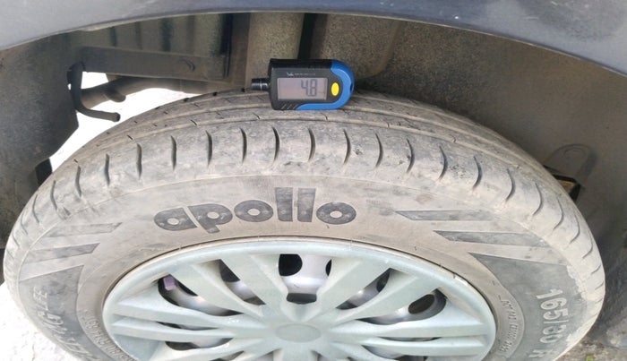 2016 Maruti Swift LXI (O), Petrol, Manual, 1,12,343 km, tyre