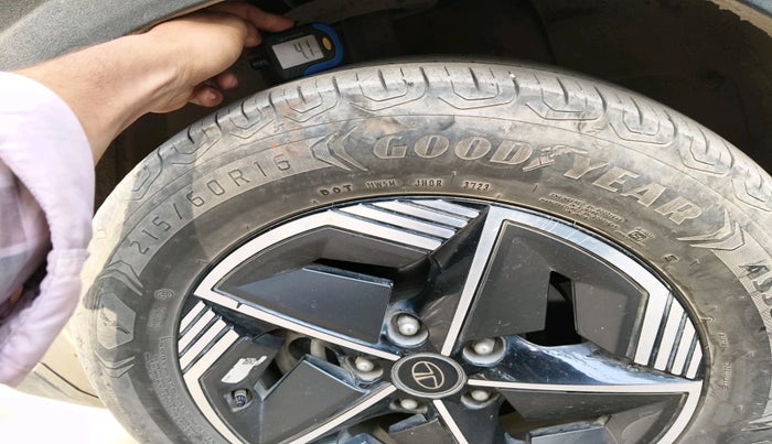 2023 Tata NEXON CREATIVE  AMT 1.2 PETROL, Petrol, Automatic, 24,396 km, tyre