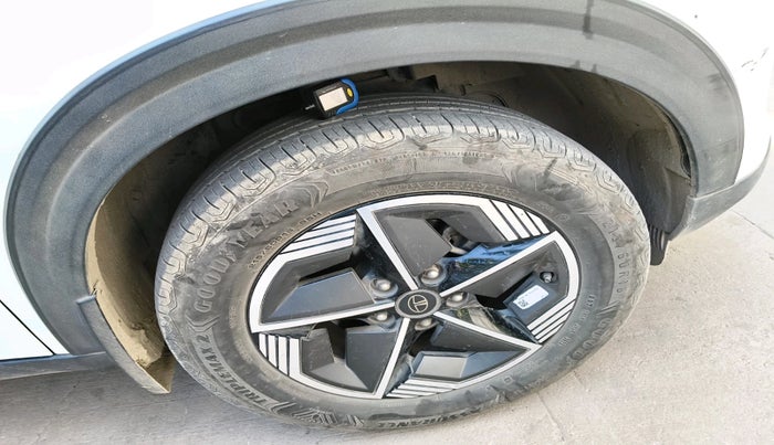 2023 Tata NEXON CREATIVE  AMT 1.2 PETROL, Petrol, Automatic, 24,396 km, tyre