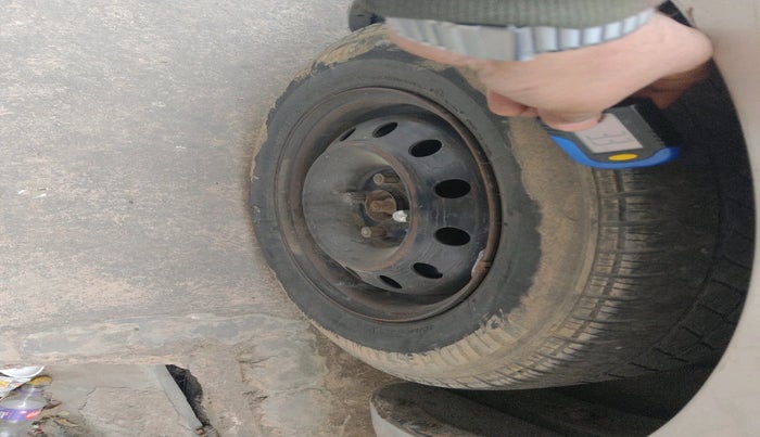 2012 Maruti Swift Dzire VXI, Petrol, Manual, 57,707 km, tyre