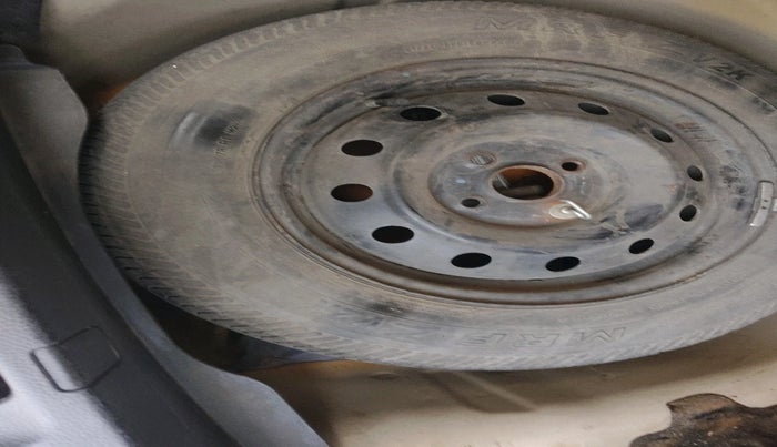 2012 Maruti Swift Dzire VXI, Petrol, Manual, 57,707 km, tyre