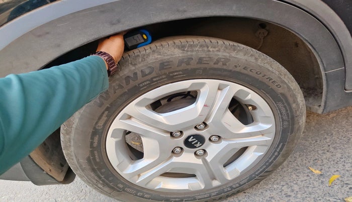 2021 KIA SONET HTX 1.5, Diesel, Manual, 1,01,761 km, tyre