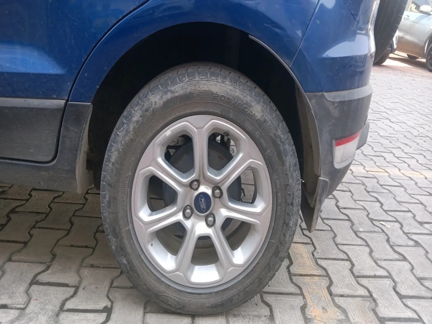2018 Ford Ecosport TITANIUM + 1.5L DIESEL, Diesel, Manual, 1,18,118 km, tyre