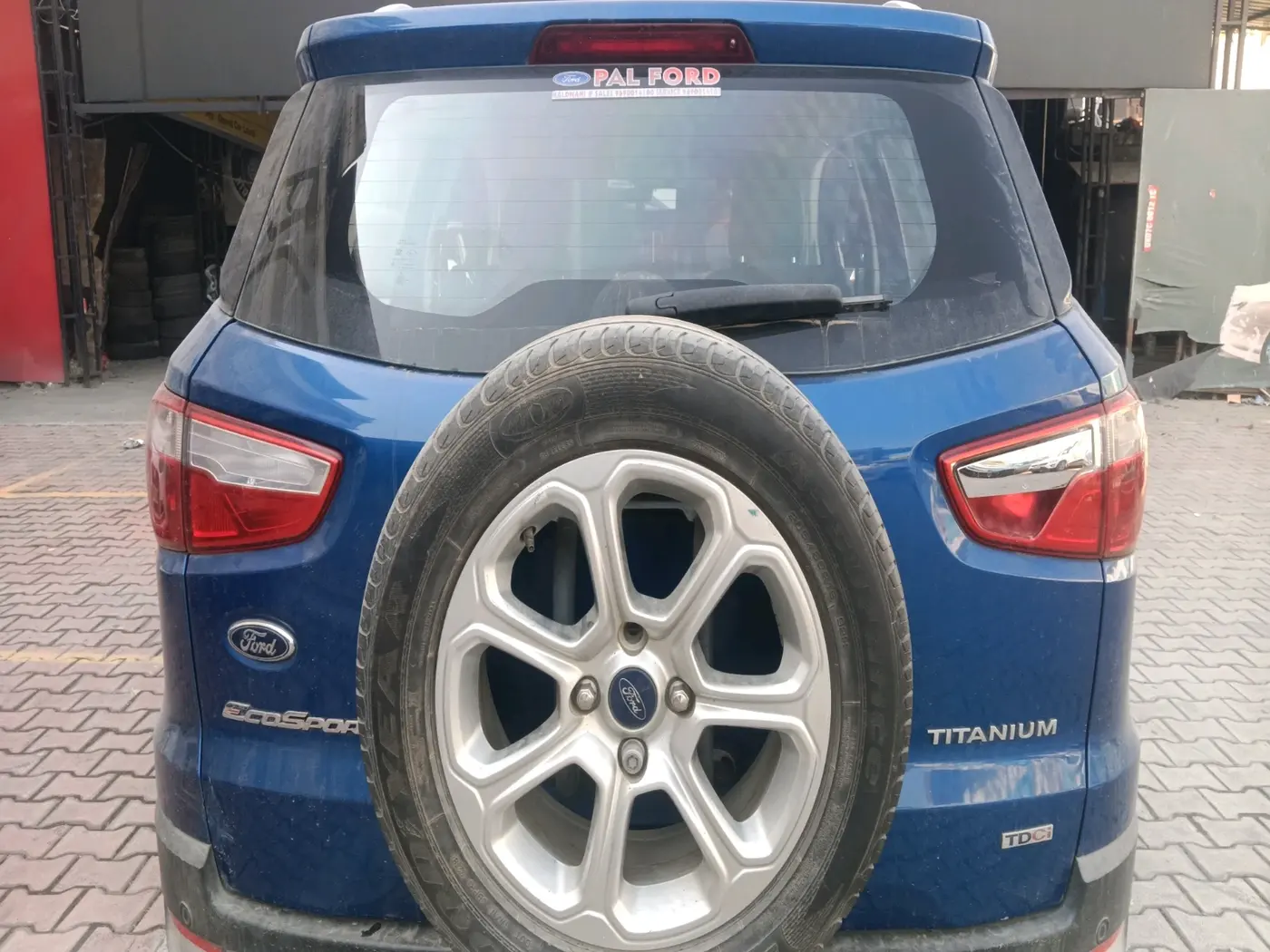 2018 Ford Ecosport TITANIUM + 1.5L DIESEL, Diesel, Manual, 1,18,118 km, tyre