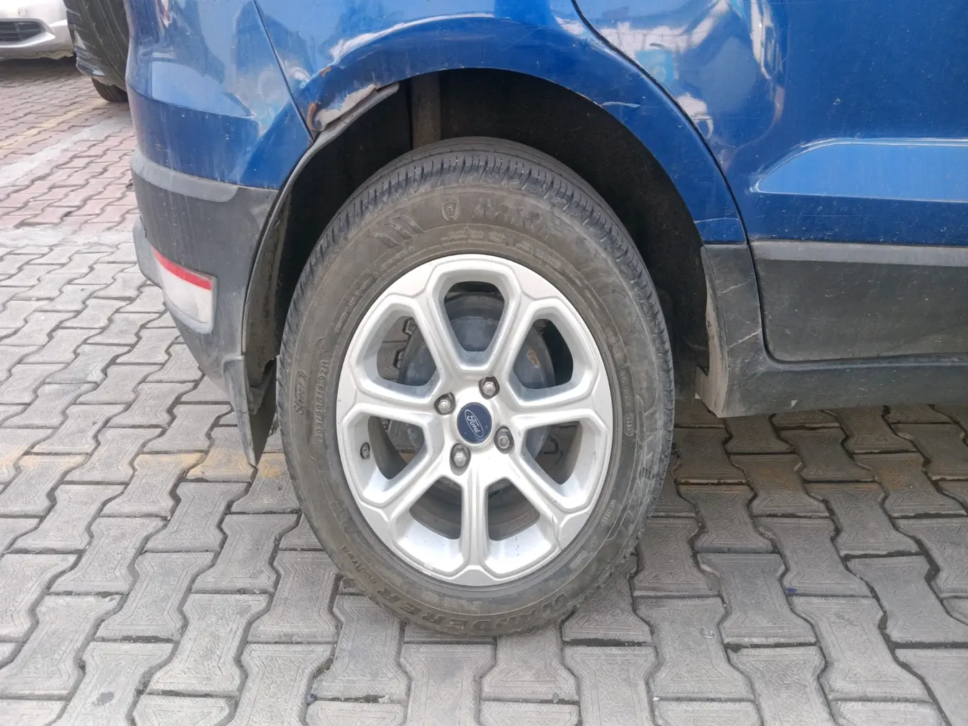 2018 Ford Ecosport TITANIUM + 1.5L DIESEL, Diesel, Manual, 1,18,118 km, tyre