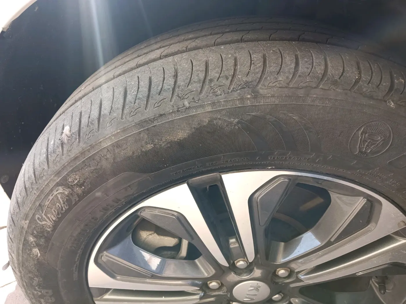 2021 KIA CARNIVAL PREMIUM 2.2 8 STR, Diesel, Automatic, 25,771 km, tyre