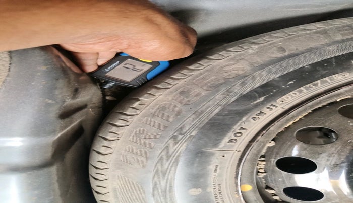 2017 Ford Figo Aspire TITANIUM 1.2 PETROL, Petrol, Manual, 77,344 km, tyre