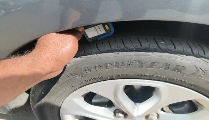 2017 Ford Figo Aspire TITANIUM 1.2 PETROL, Petrol, Manual, 77,344 km, tyre