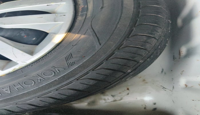 2018 Maruti Dzire VXI, Petrol, Manual, 93,828 km, tyre