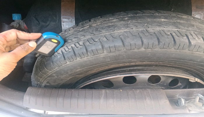 2011 Hyundai i20 MAGNA 1.2, CNG, Manual, 1,49,883 km, tyre