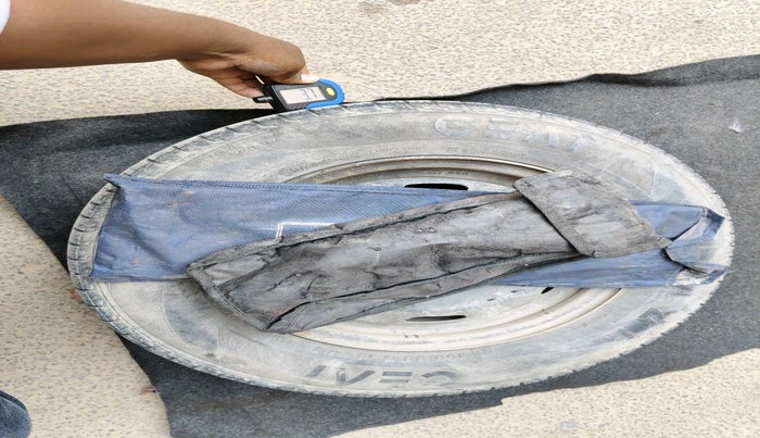 2016 Renault Kwid RXT 1.0, Petrol, Manual, 77,182 km, tyre