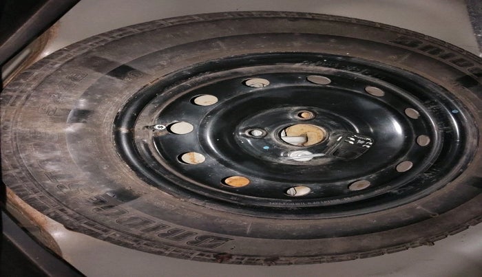 2013 Maruti Swift VXI, Petrol, Manual, 44,031 km, tyre