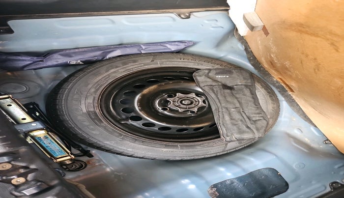 2019 Hyundai Grand i10 MAGNA AT 1.2 KAPPA VTVT, Petrol, Automatic, 37,907 km, tyre