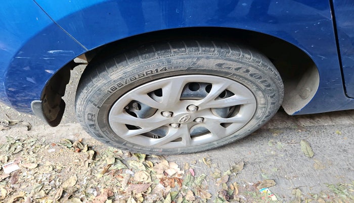 2019 Hyundai Grand i10 MAGNA AT 1.2 KAPPA VTVT, Petrol, Automatic, 37,907 km, tyre