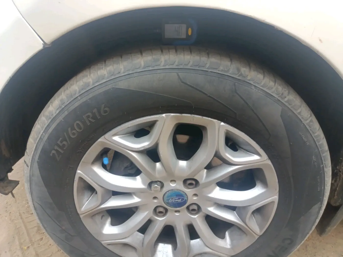2014 Ford Ecosport TITANIUM 1.5L DIESEL, Diesel, Manual, 1,04,602 km, tyre